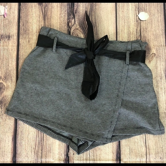 af studio Pants - NEW Black & White Striped Skort (shorts/skirt)